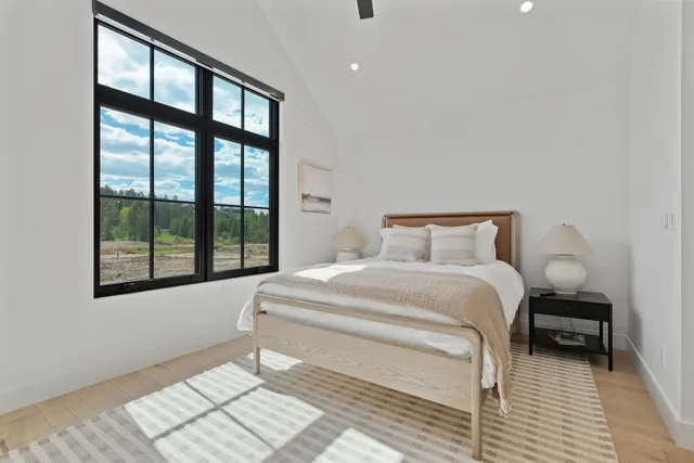Bedroom 3 image 1