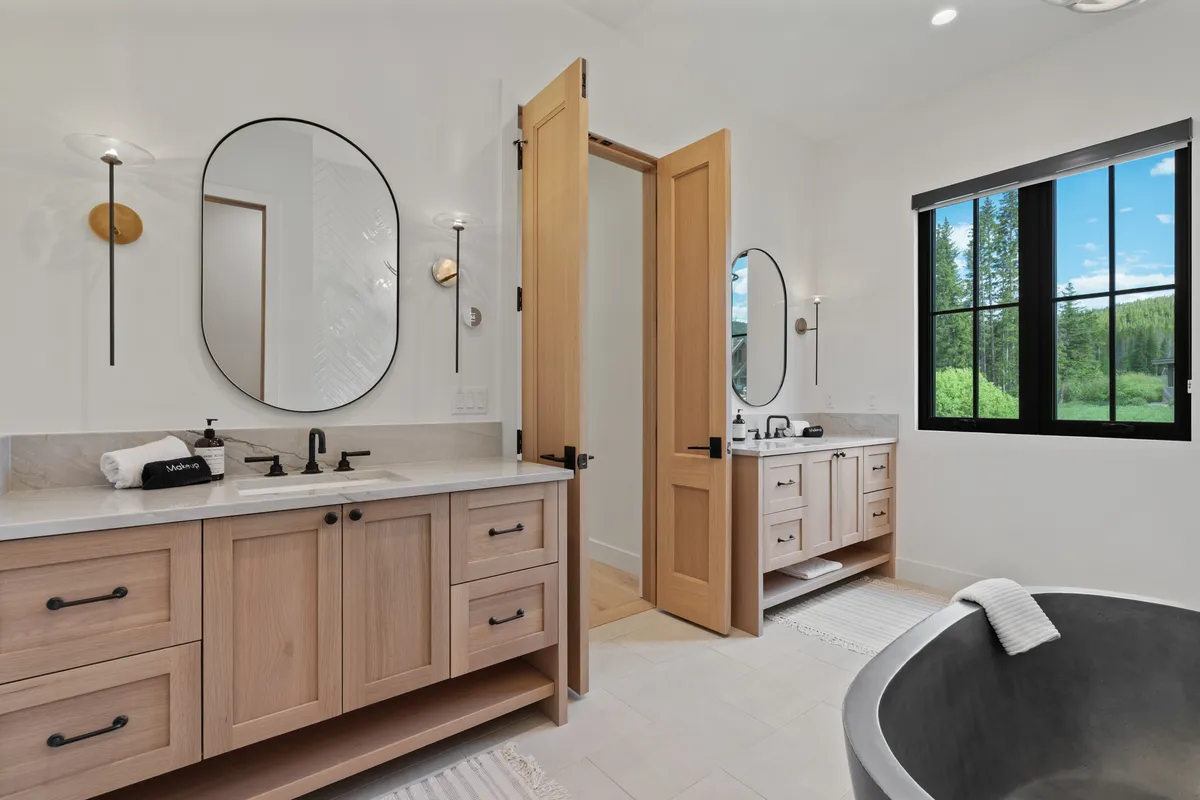 Wander Winter Park Roam