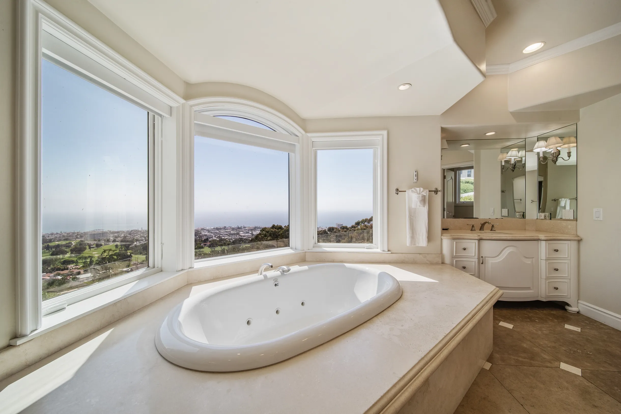 Wander La Jolla Glow #67