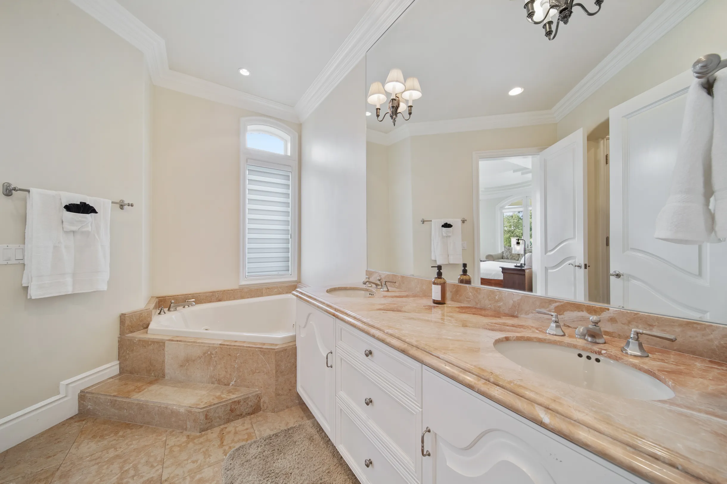 Wander La Jolla Glow #48