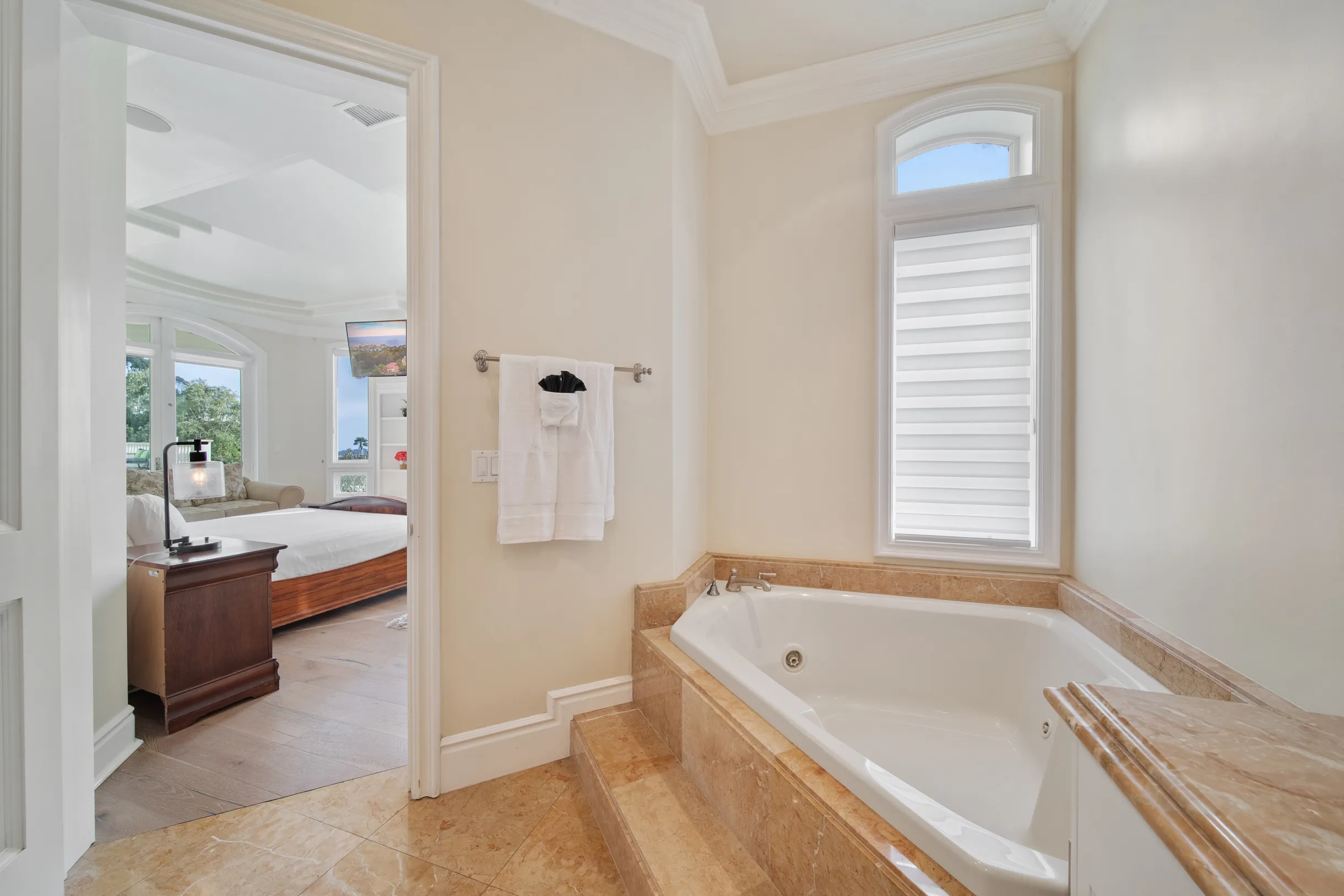 Wander La Jolla Glow #74