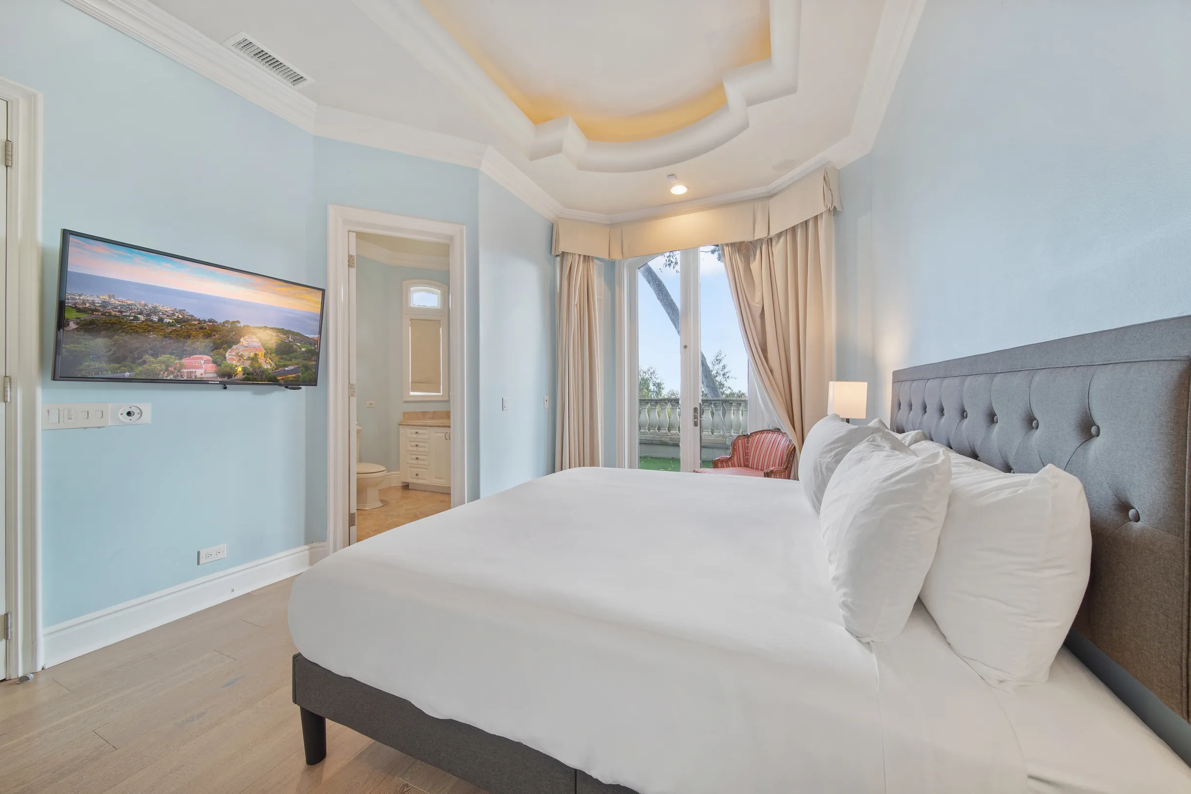 Wander La Jolla Glow #76