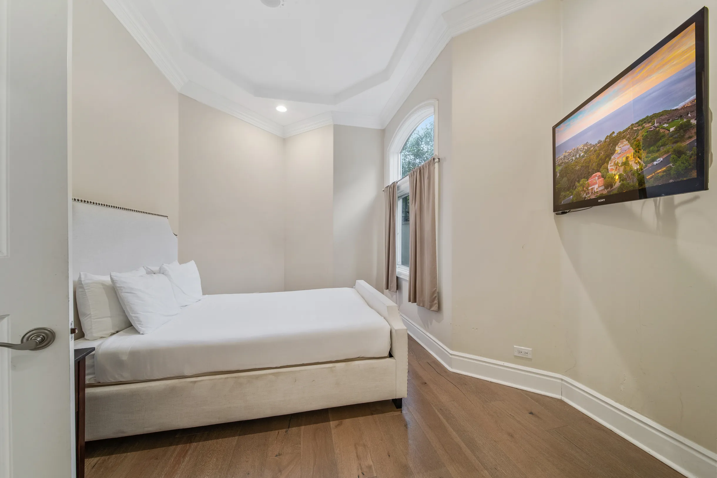 Wander La Jolla Glow #54