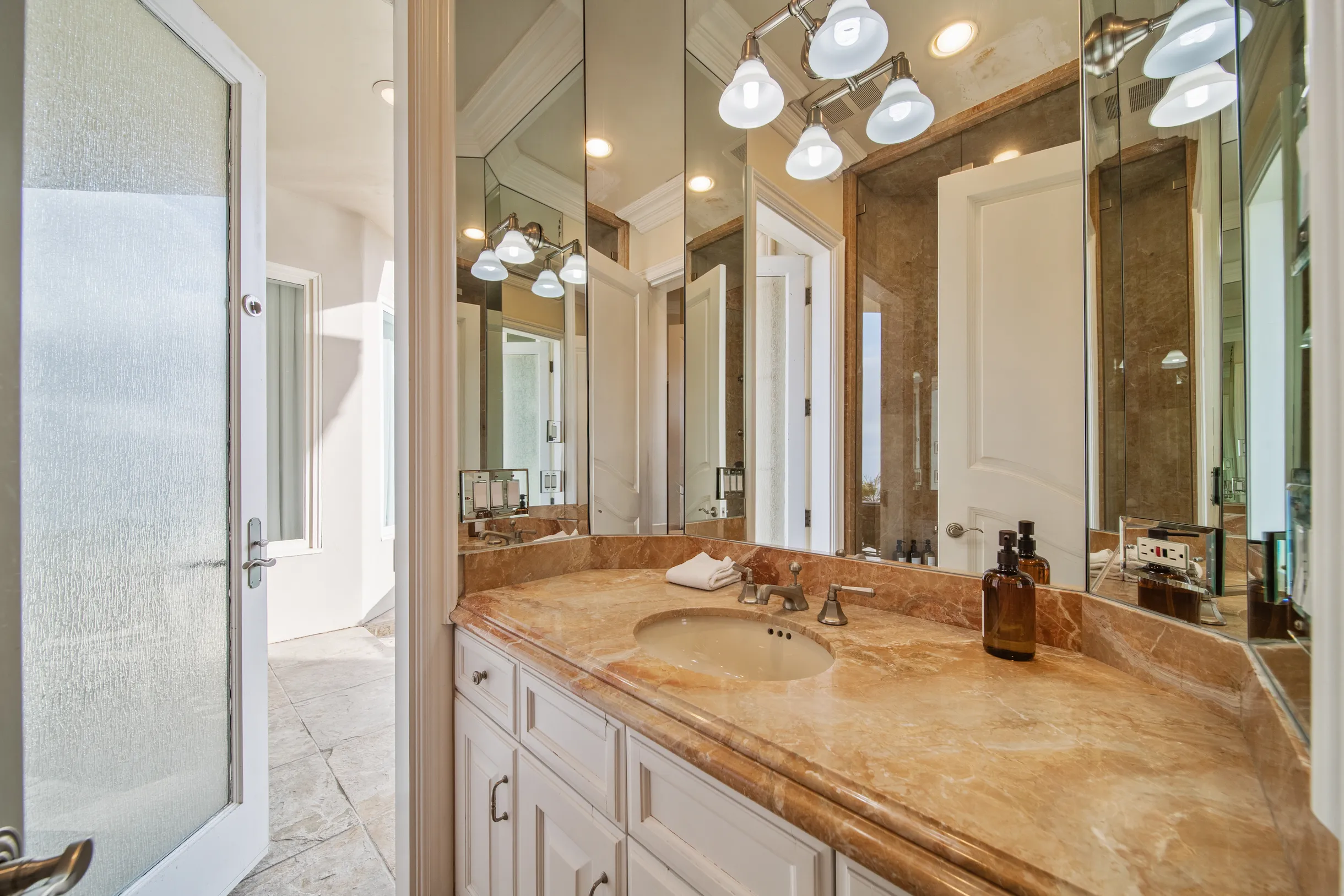 Wander La Jolla Glow #23