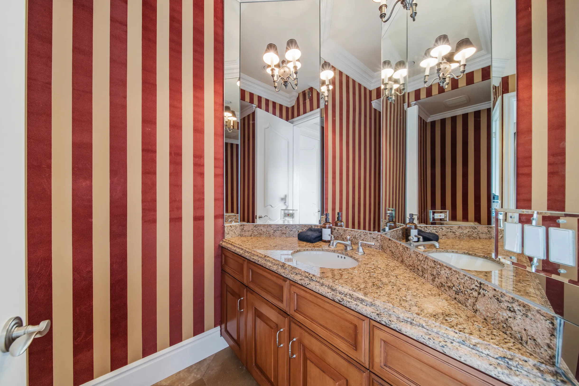 Wander La Jolla Glow #26