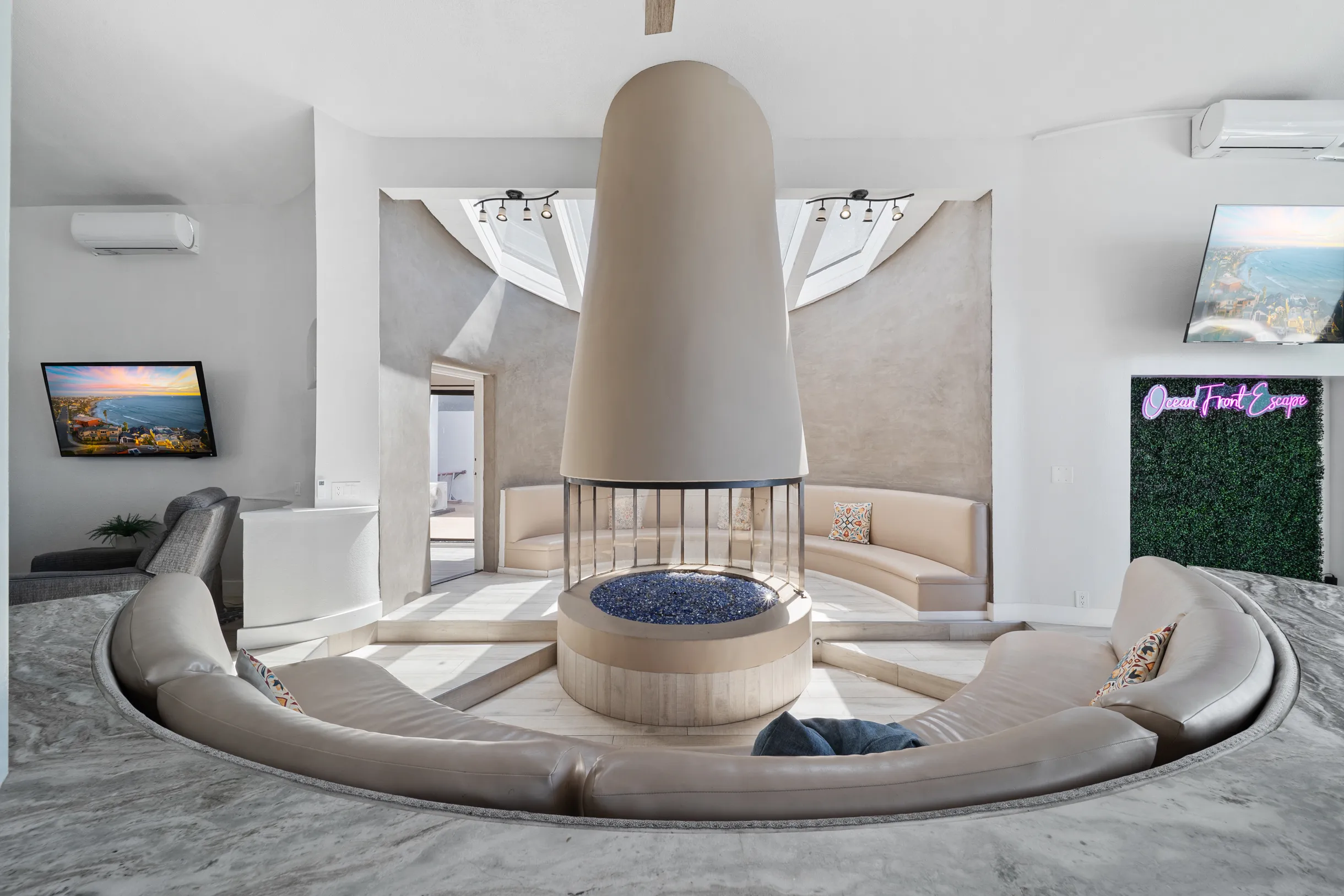 Wander La Jolla Tides #101