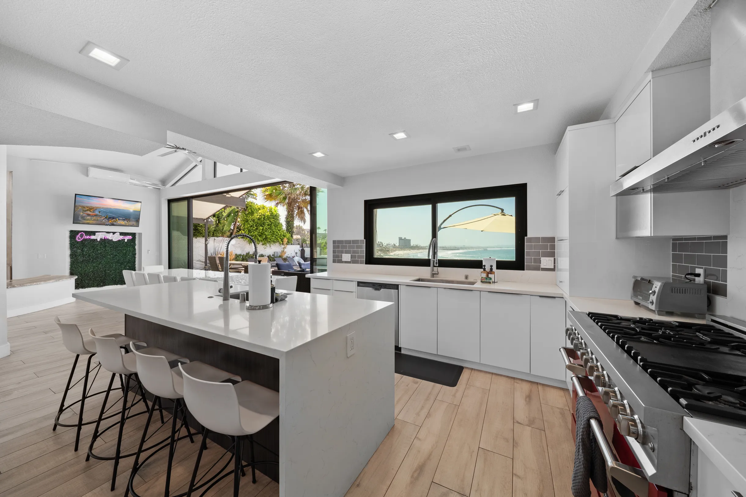 Wander La Jolla Tides #86