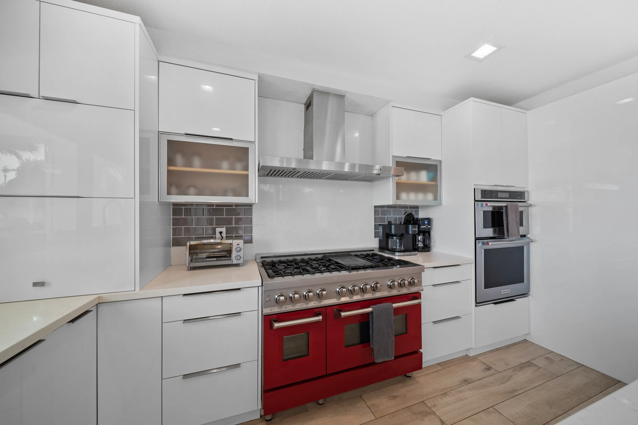 Wander La Jolla Tides #95