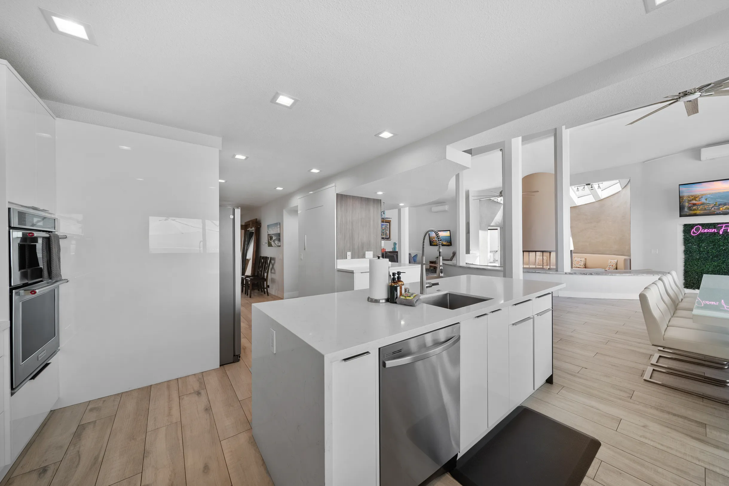 Wander La Jolla Tides #107