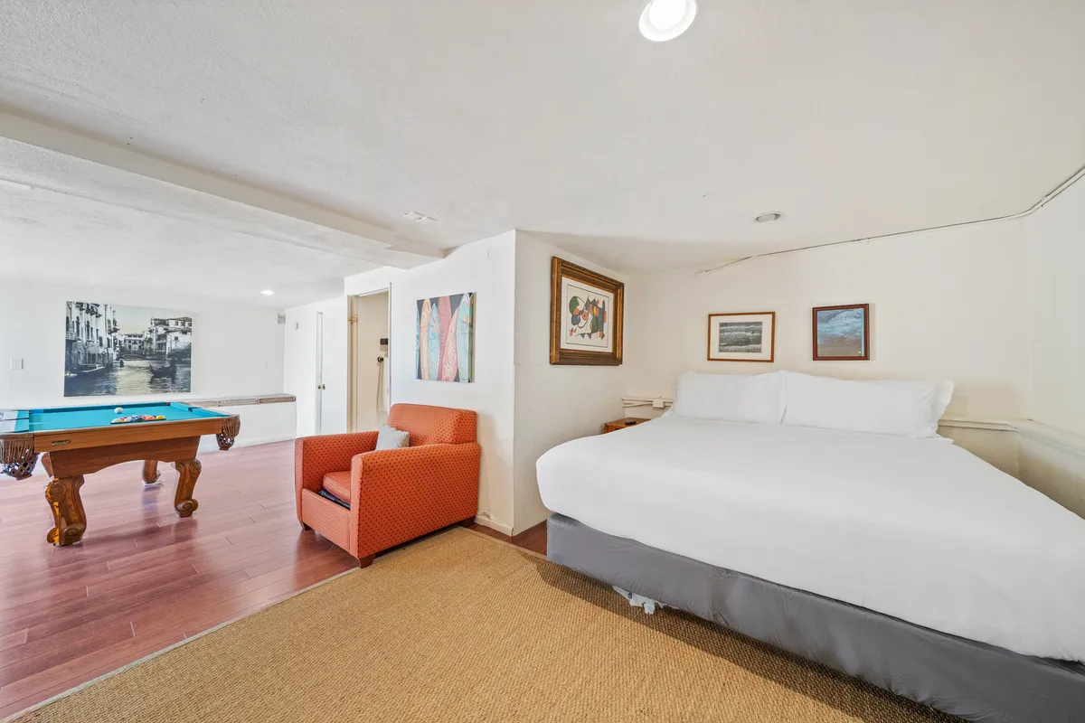 Bedroom 5 image