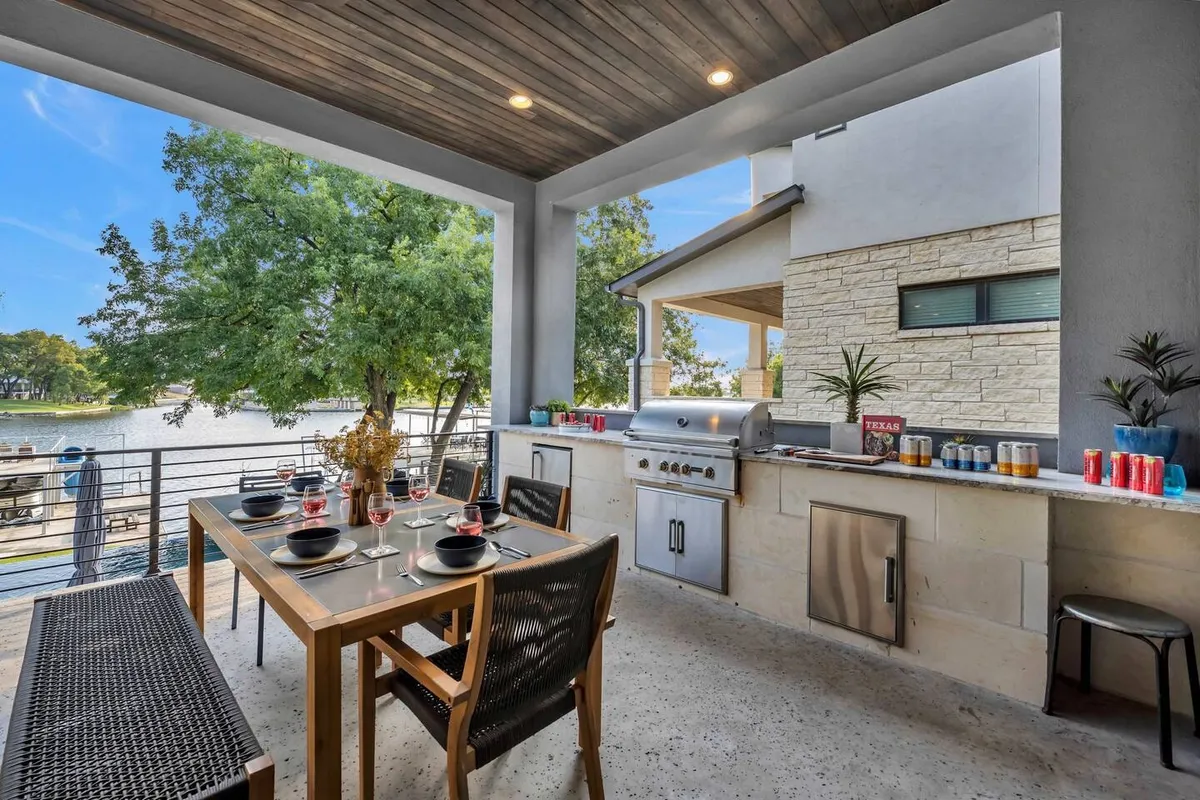 Wander Kingsland Lake