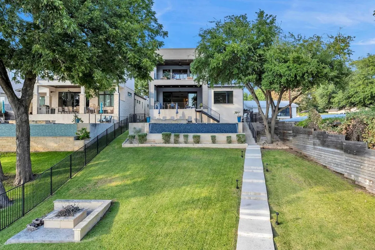 Wander Kingsland Lake