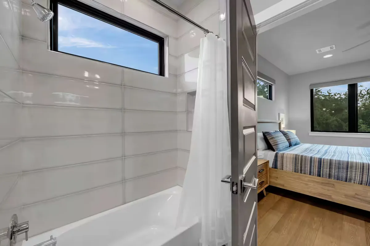 Wander Kingsland Lake #34