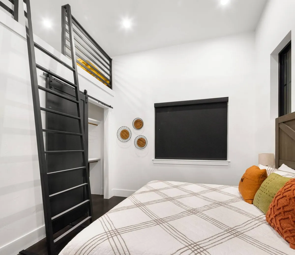 Wander Kingsland Waters #33