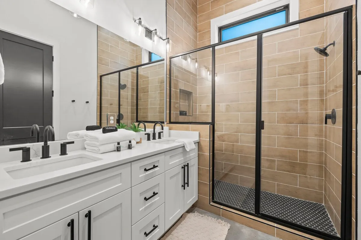 Wander Kingsland Meadow #31