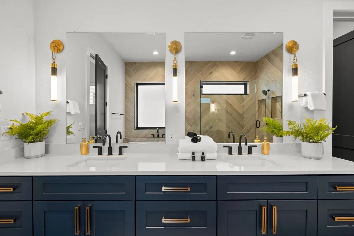 Wander Kingsland Meadow