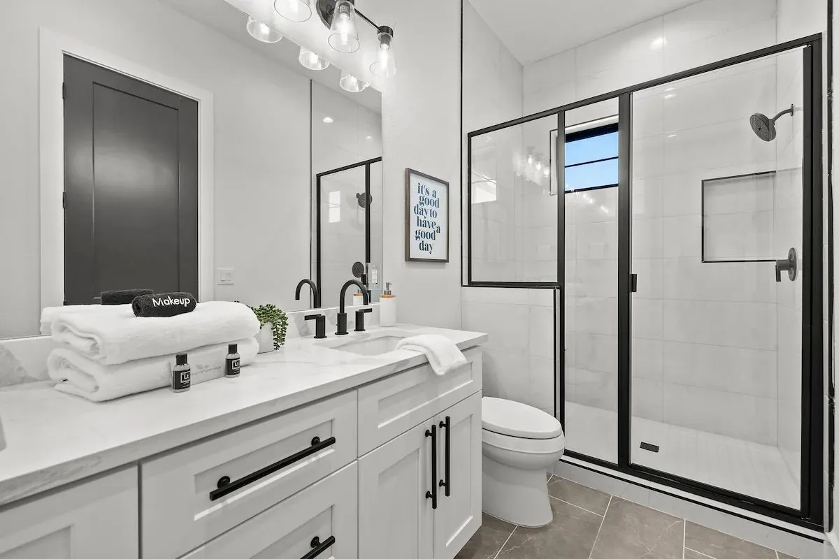 Wander Kingsland Meadow #36