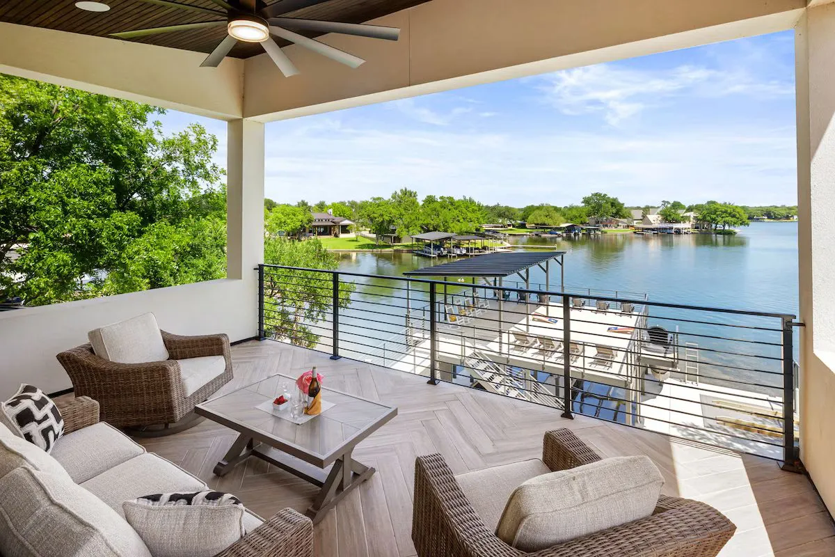 Wander Highland Shores