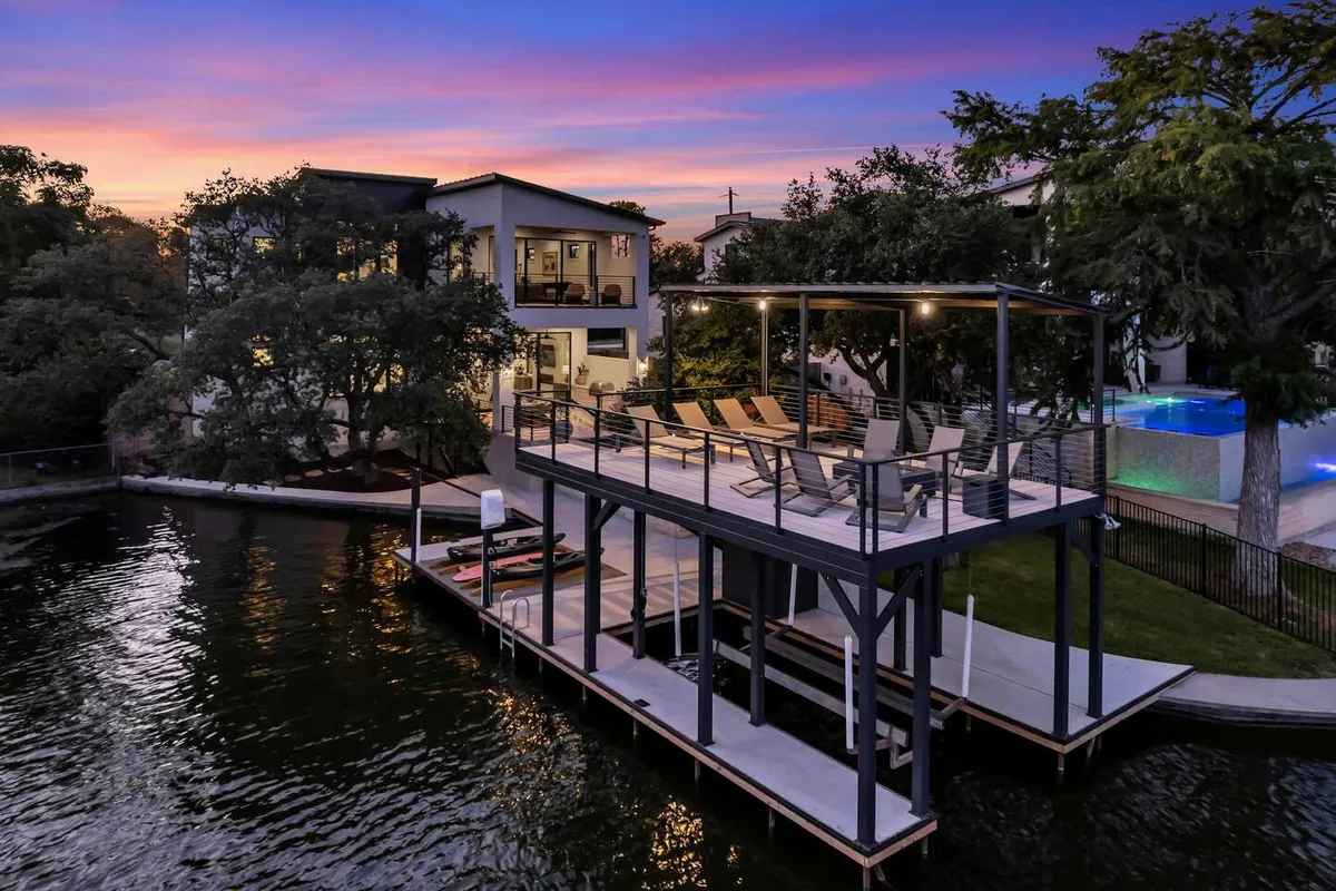 Wander Marble Falls Crest