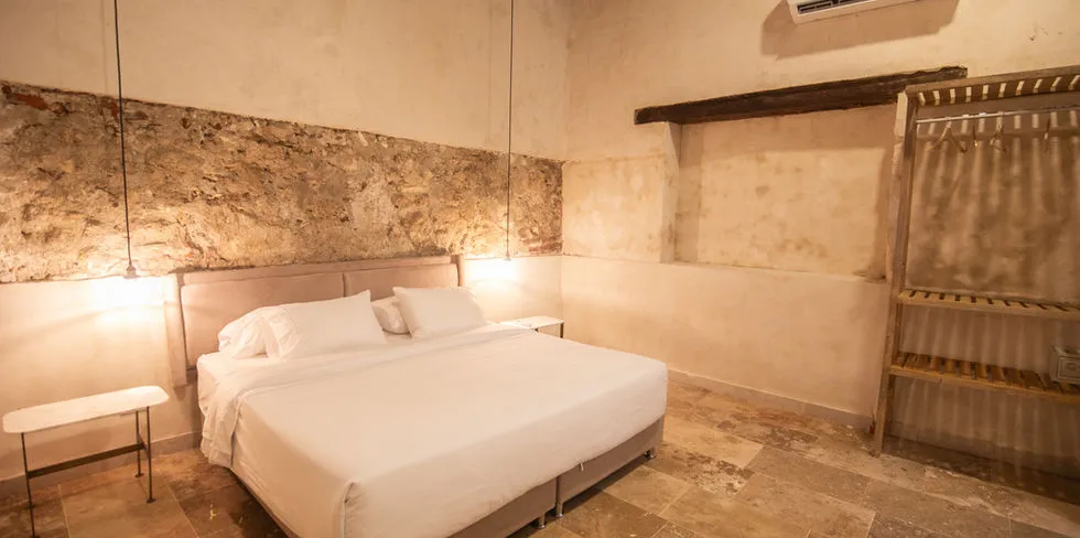 Wander Cartagena Glow