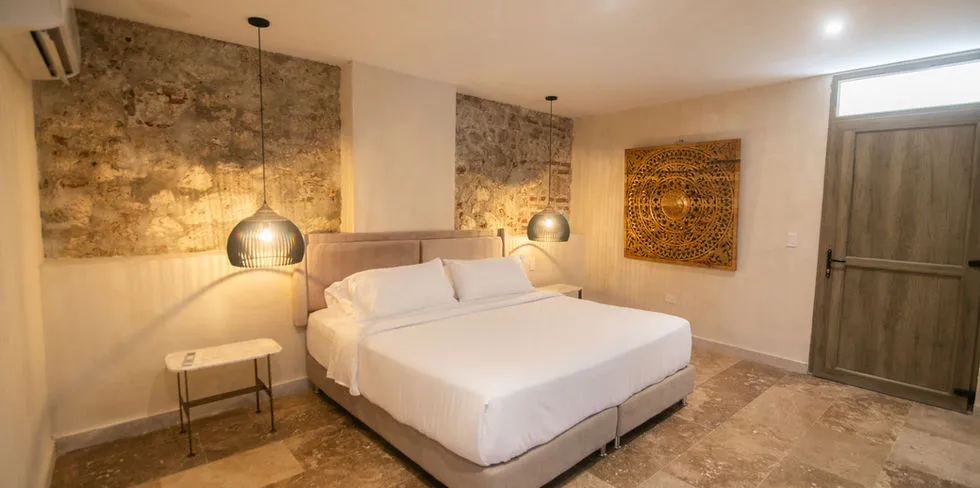 Wander Cartagena Glow