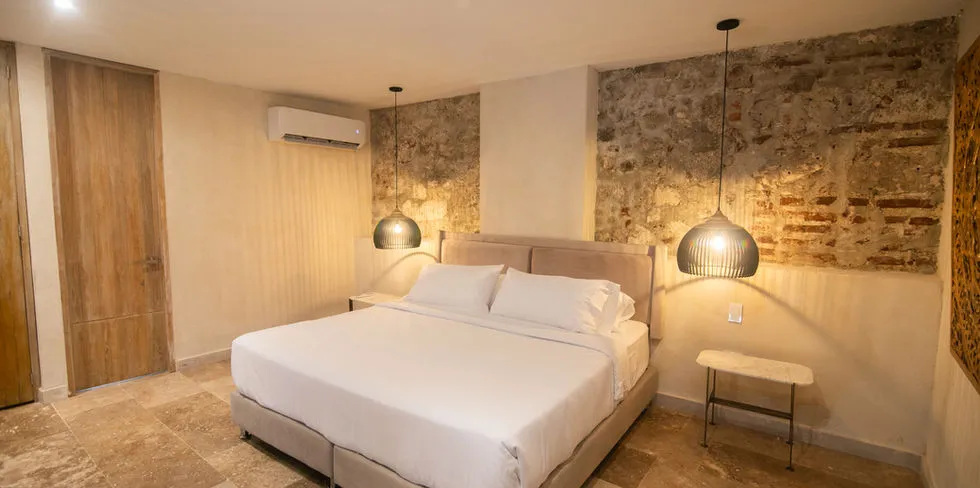 Wander Cartagena Glow