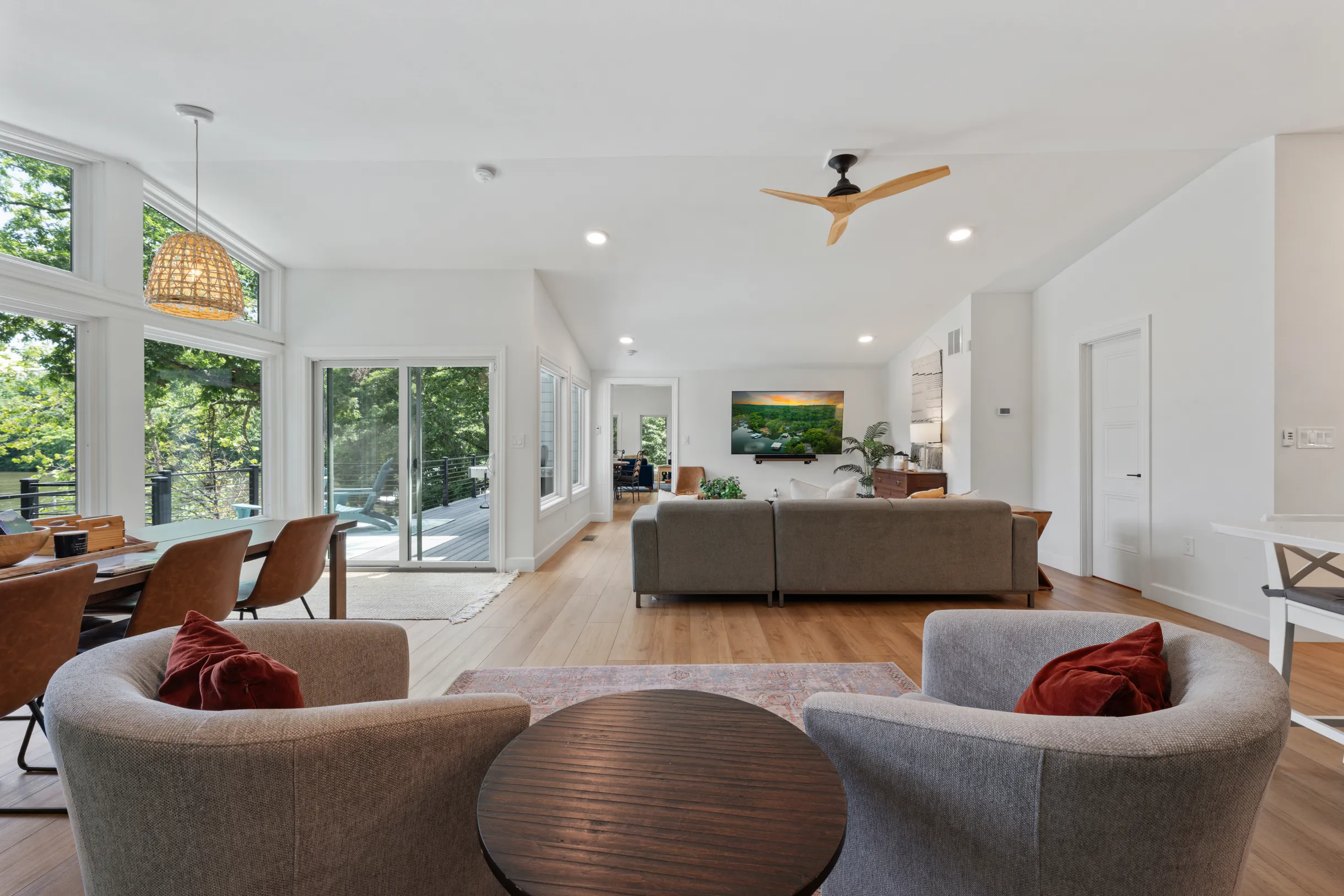 Wander Camdenton Lake #102