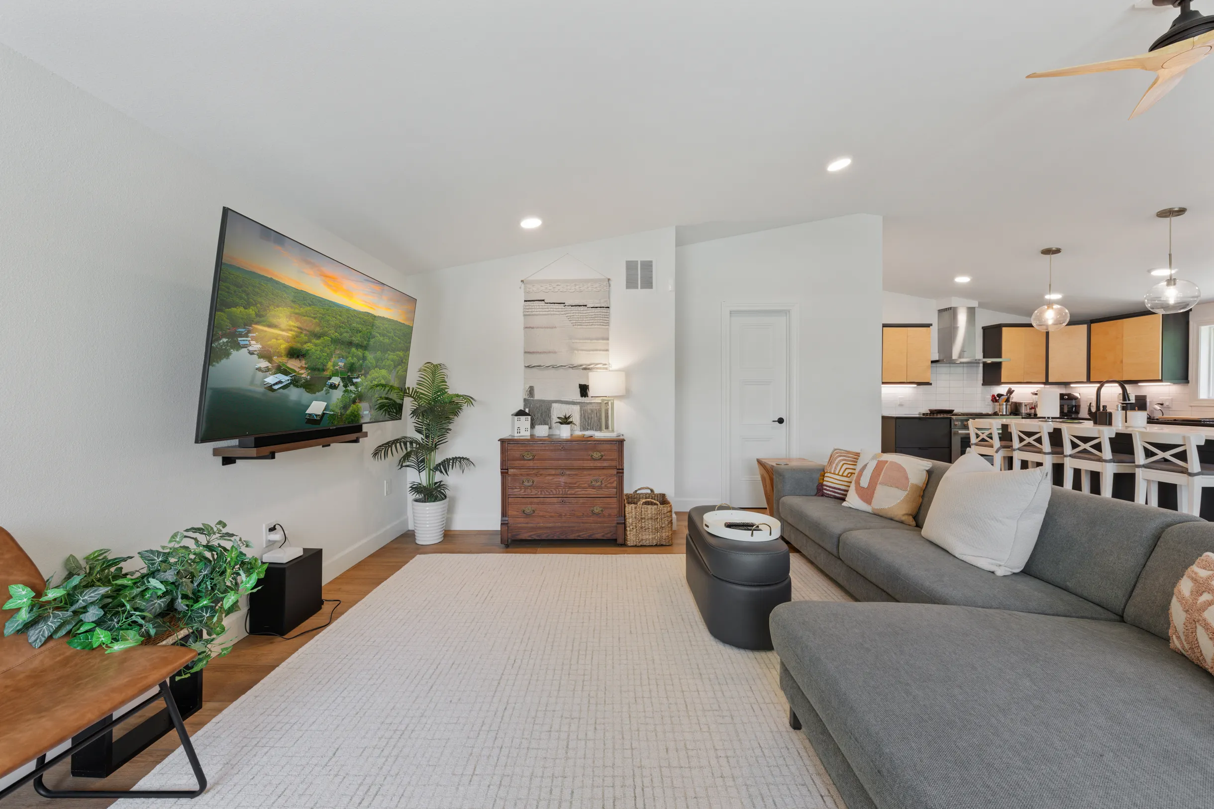 Wander Camdenton Lake #90