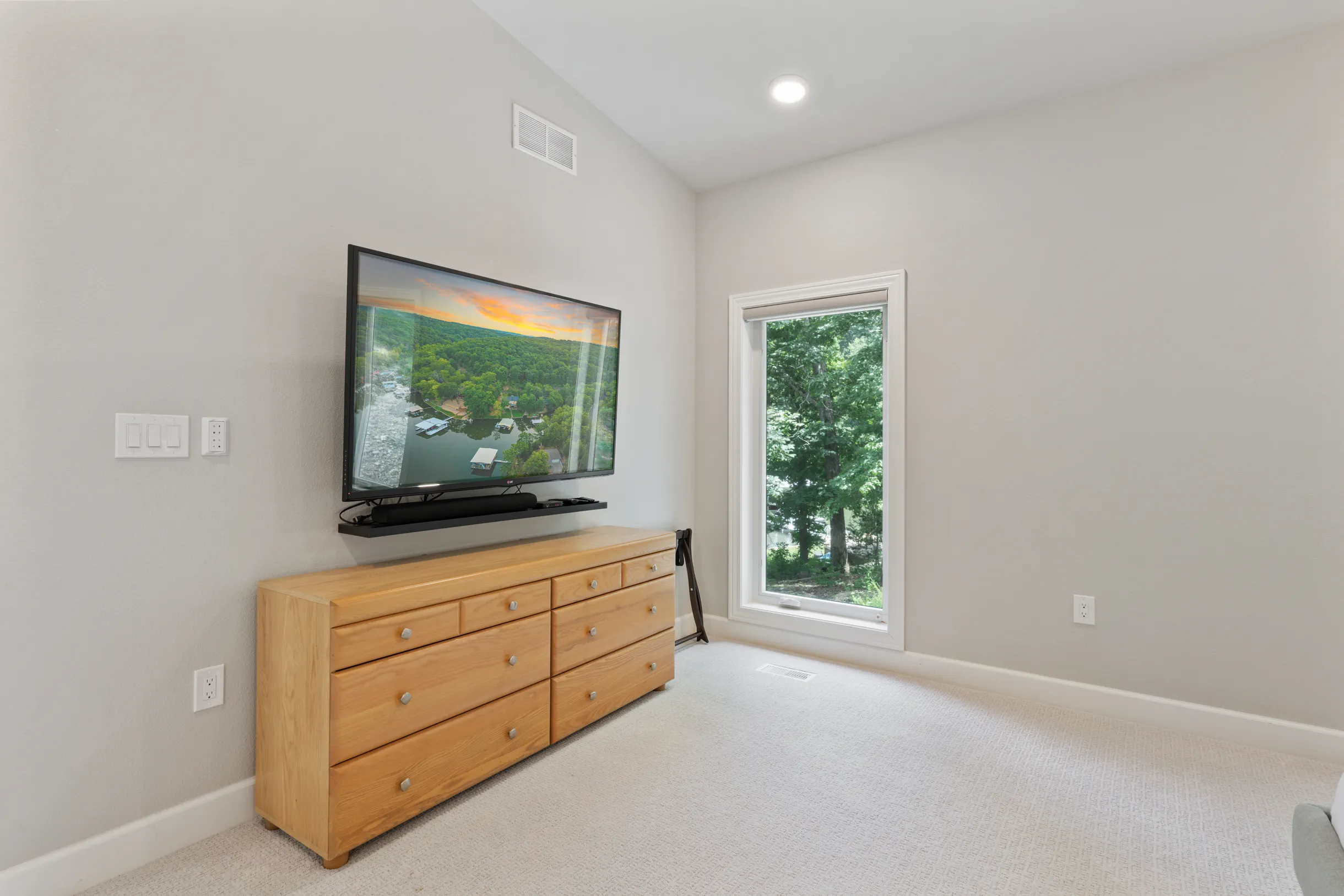 Wander Camdenton Lake #106