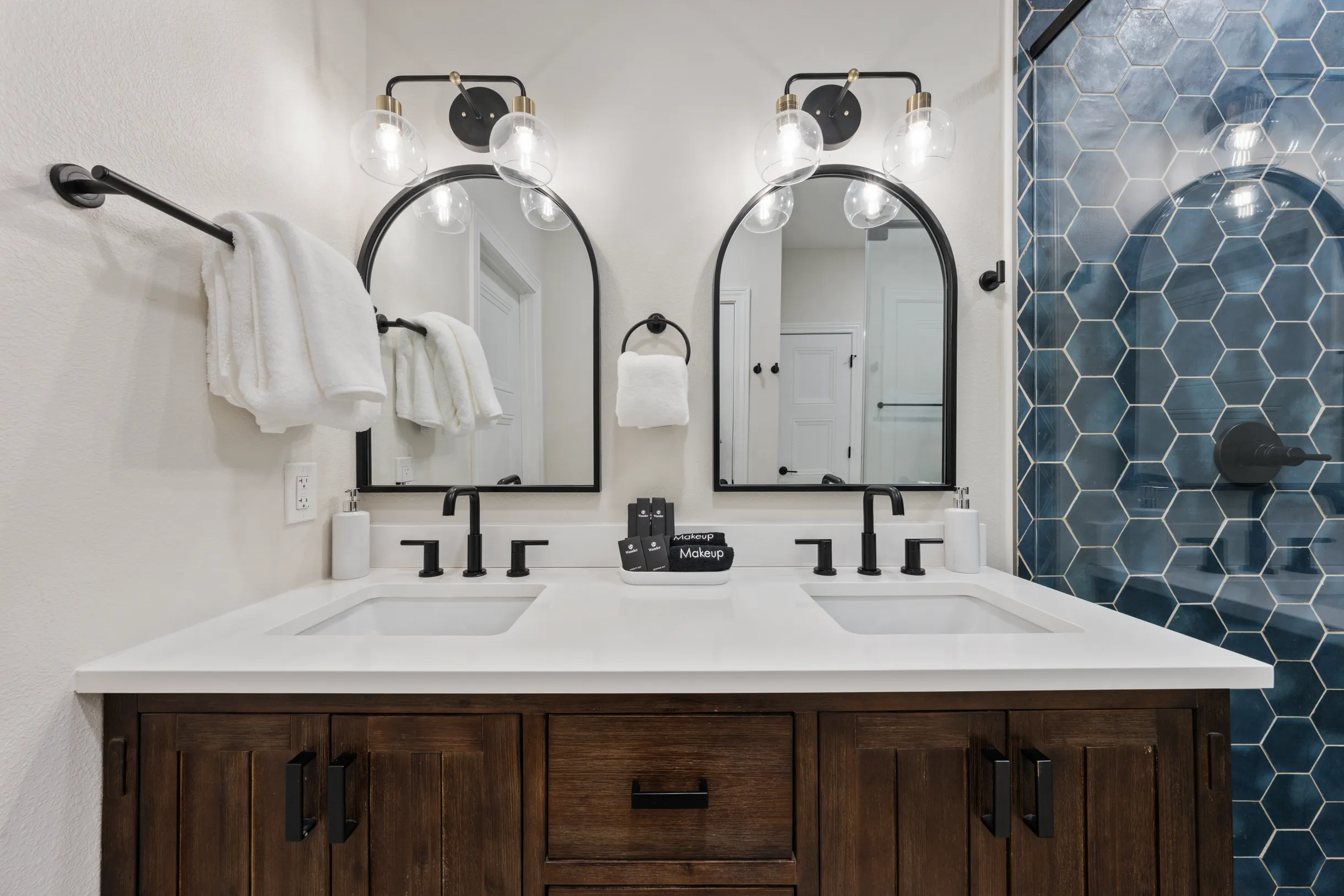 Wander Camdenton Lake #10