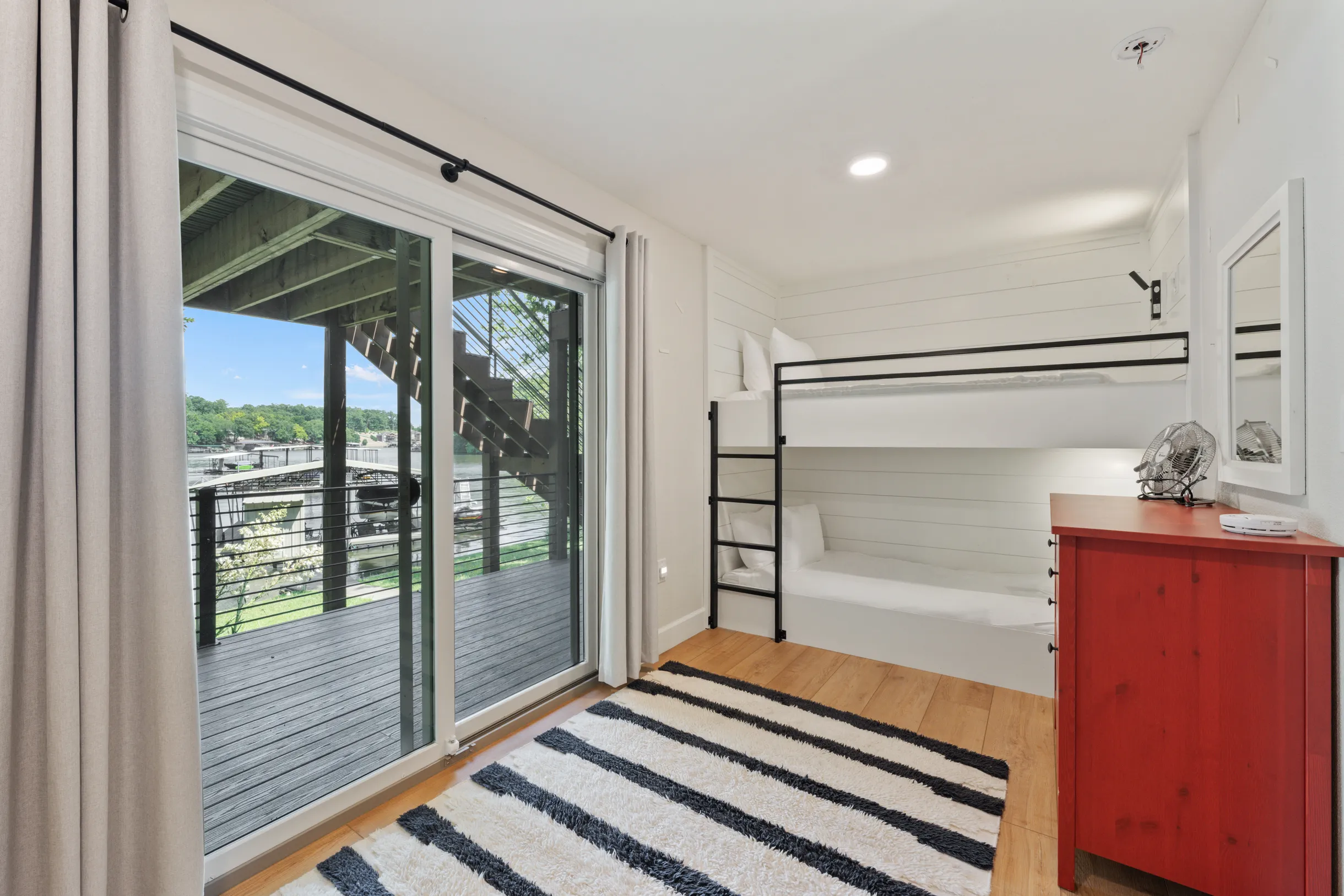 Wander Camdenton Lake #16