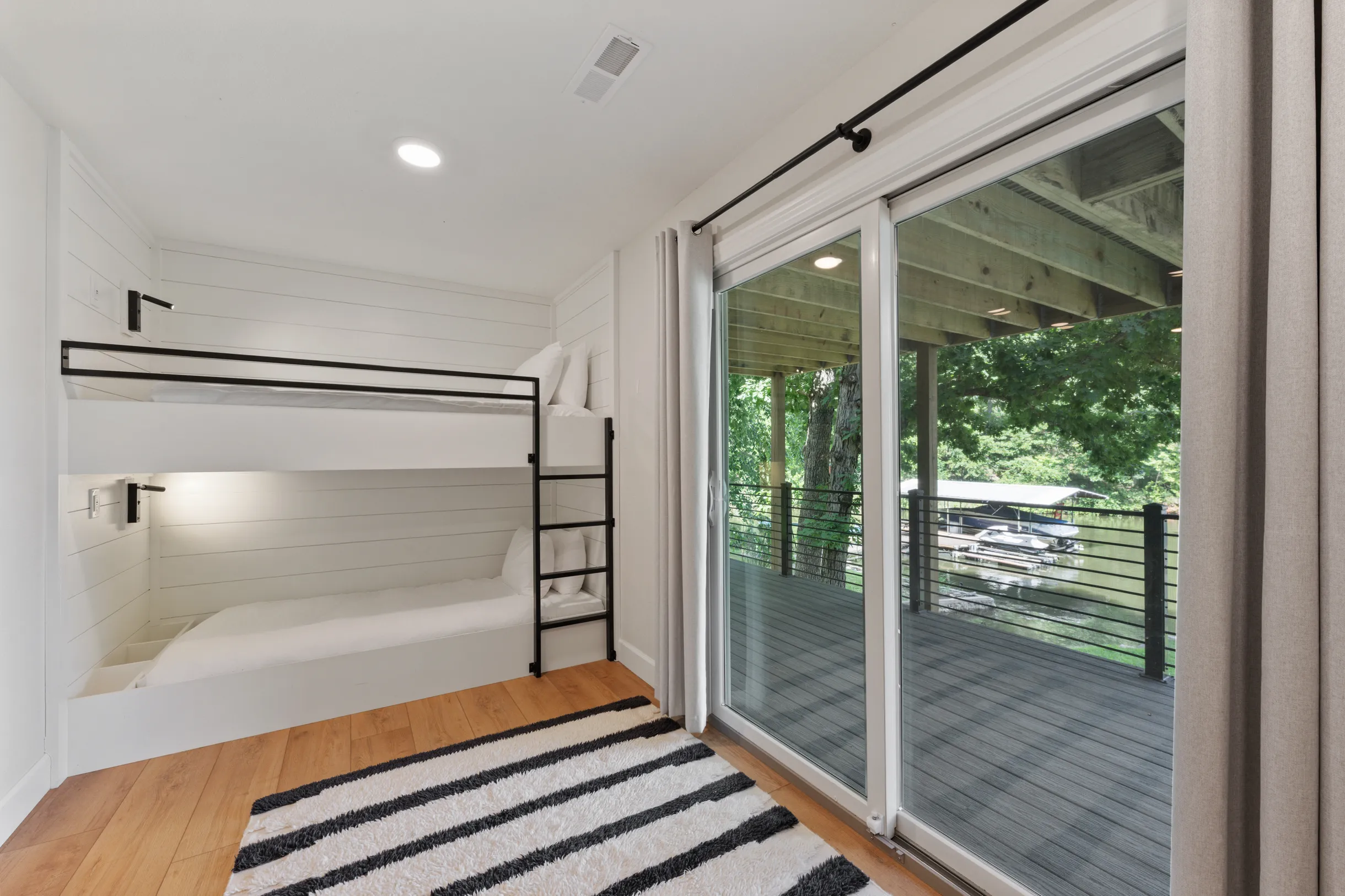 Wander Camdenton Lake #97