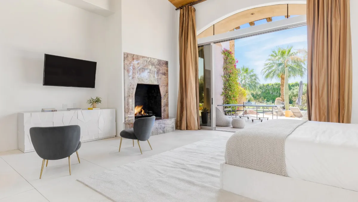 Mirabella Estate with Private Lake #26