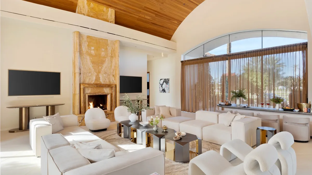 Mirabella Estate with Private Lake #42