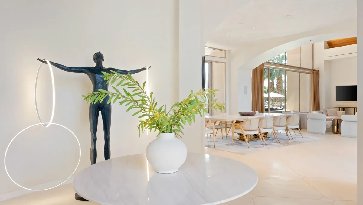 Mirabella Estate with Private Lake #8