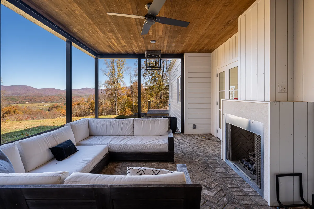 Wander Asheville Wilkie