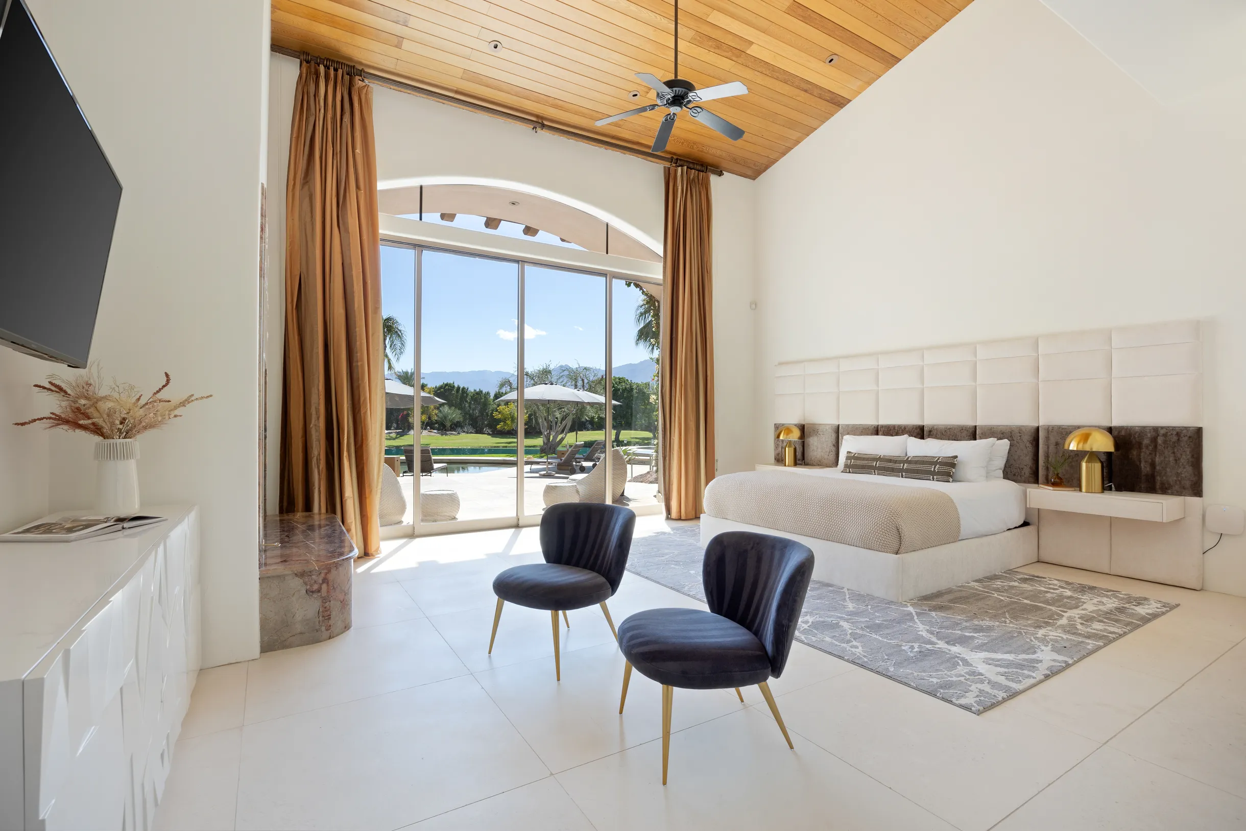 Mirabella Estate with Private Lake #16