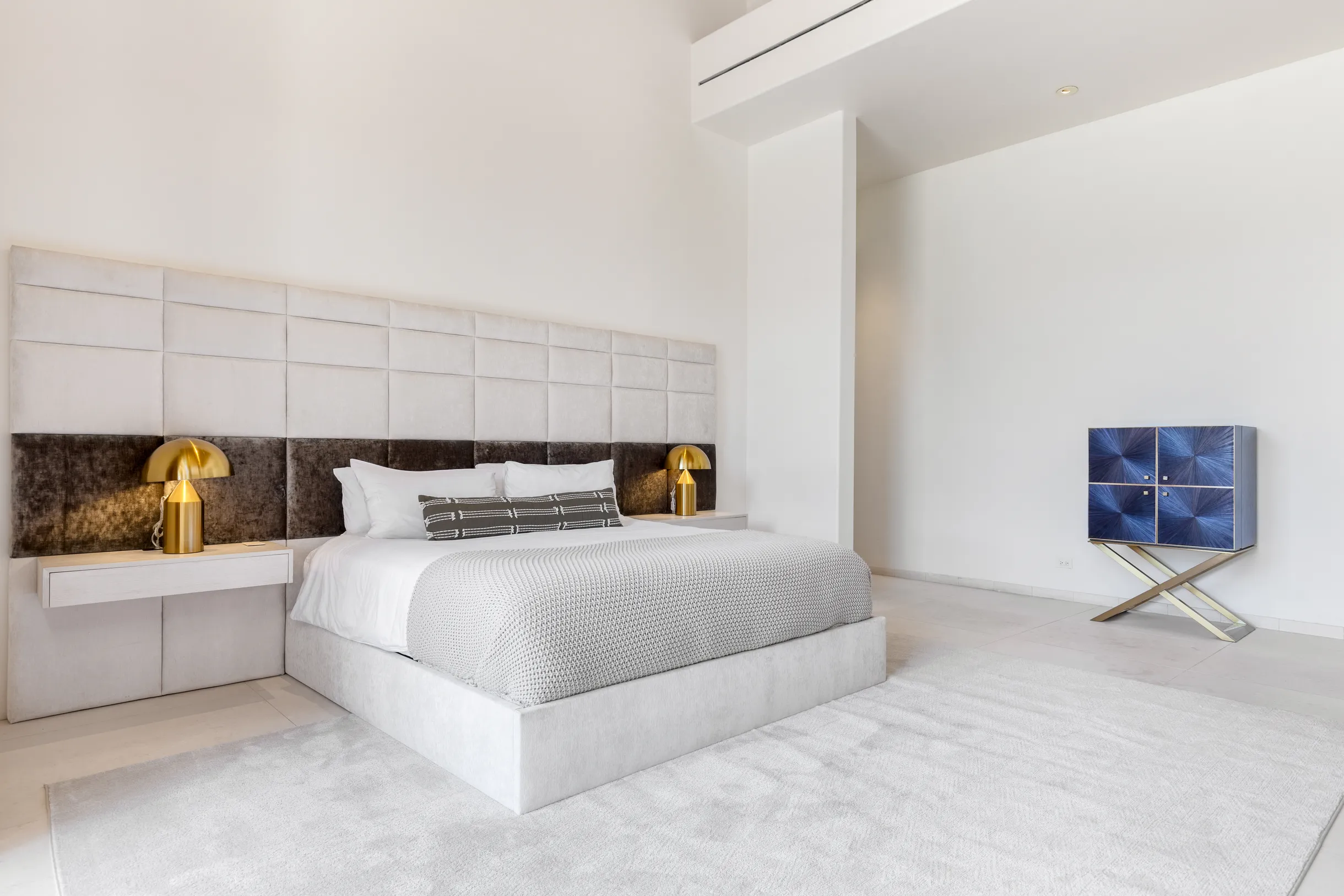 Mirabella Estate with Private Lake #56