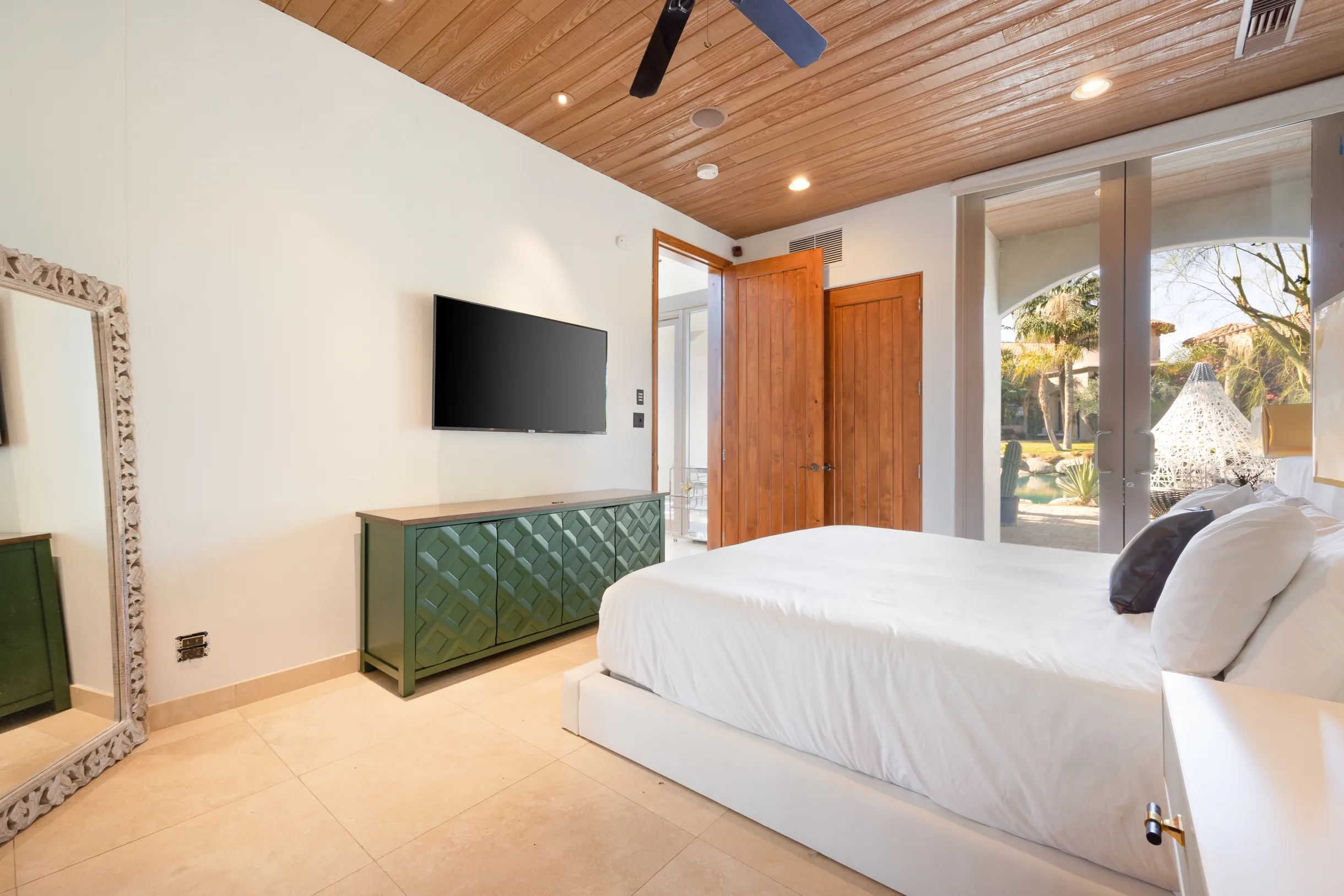 Mirabella Estate with Private Lake #38