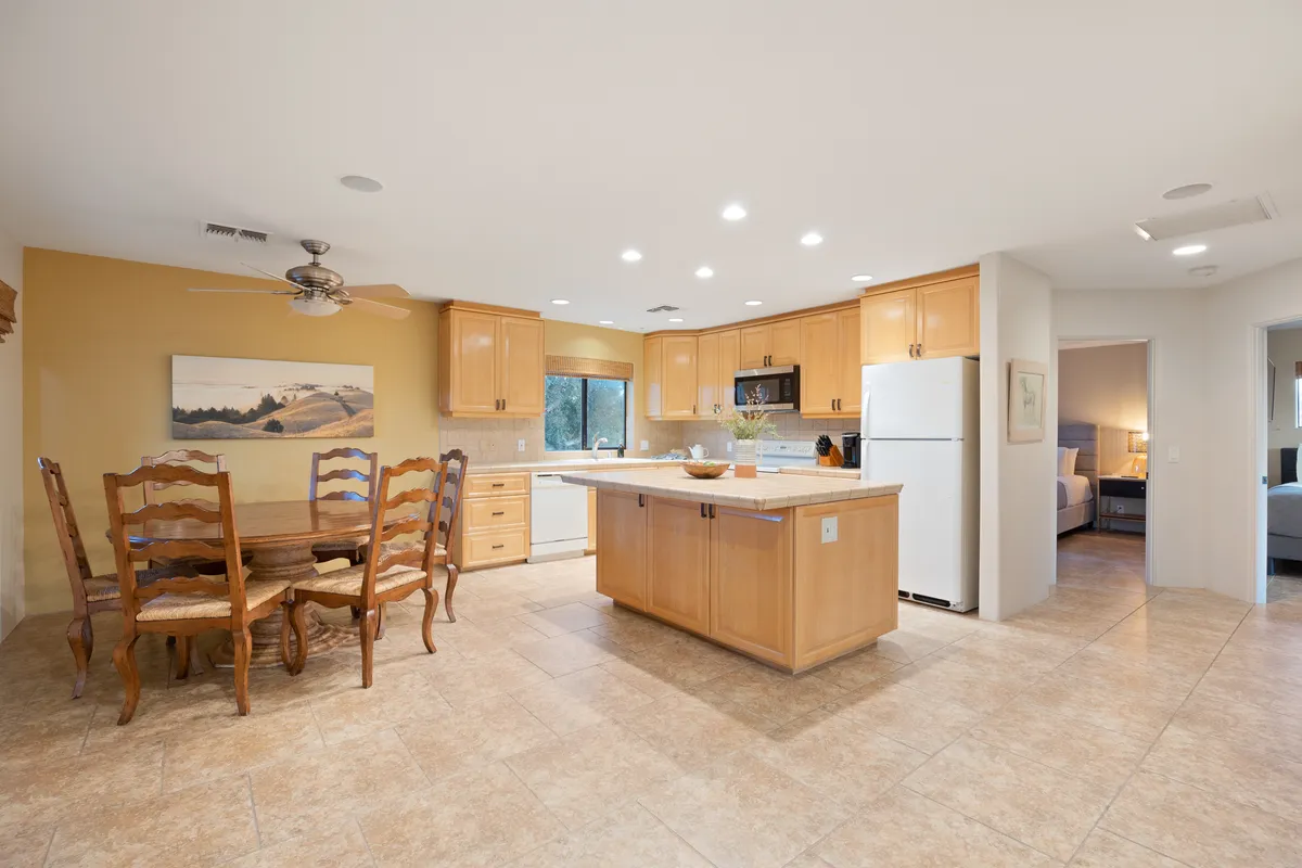 Kitchen 2 image