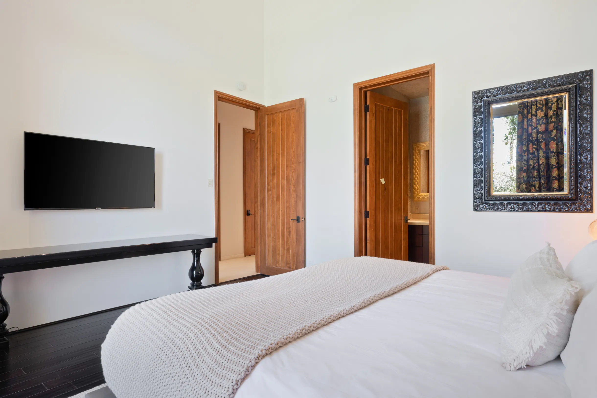 Mirabella Estate with Private Lake #39