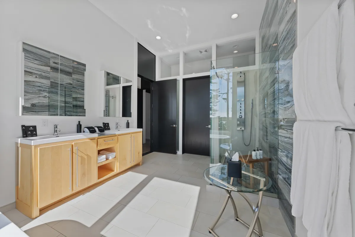 Wander Port Orford Lake