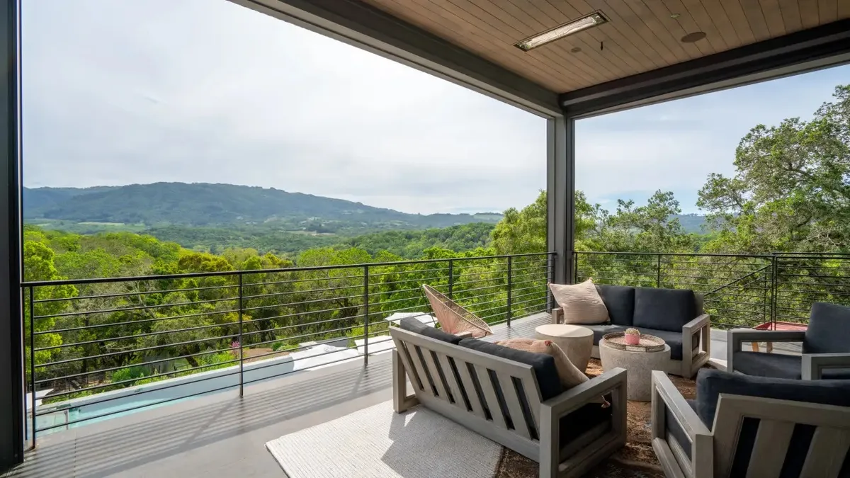 Stunning Estate - 3BD All Ensuite with gardens, pool, outdoor kitchen #24