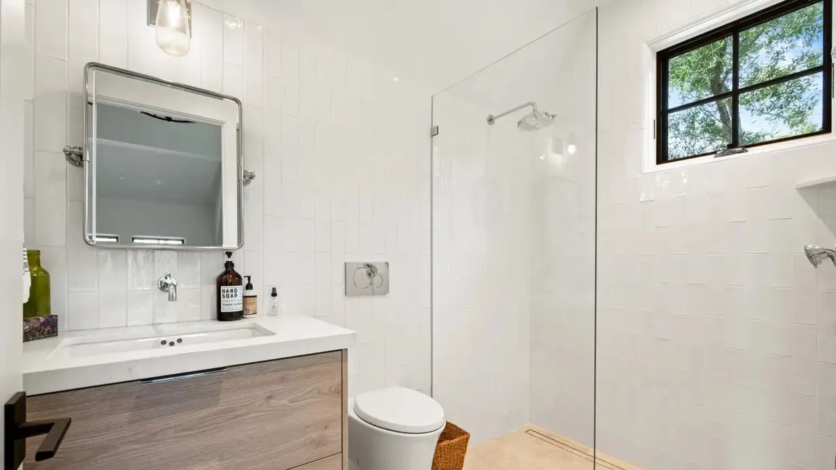 Stunning Estate - 3BD All Ensuite with gardens, pool, outdoor kitchen #9