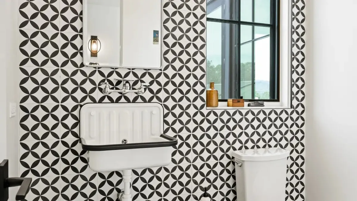 Stunning Estate - 3BD All Ensuite with gardens, pool, outdoor kitchen #10