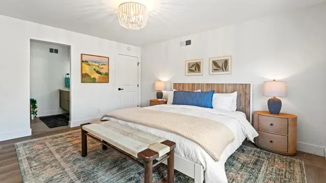 Bedroom 1 image 1