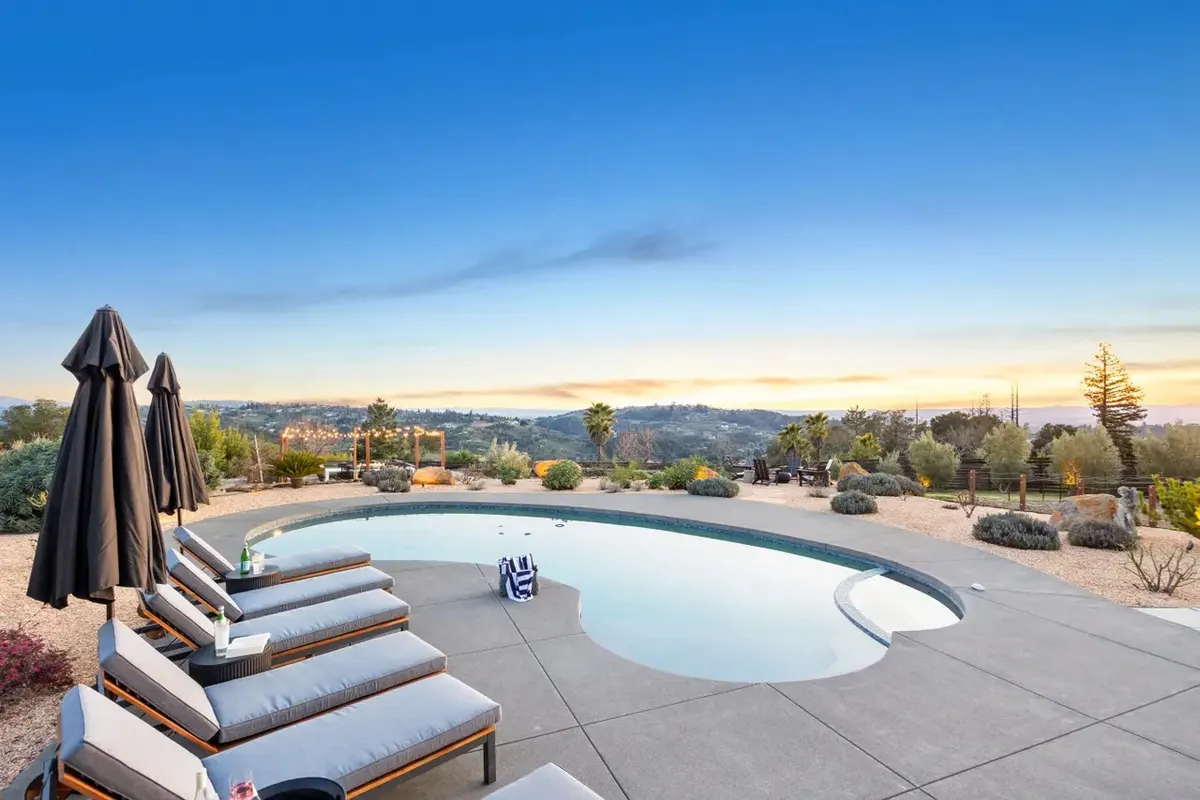 Wander Sonoma Hollow