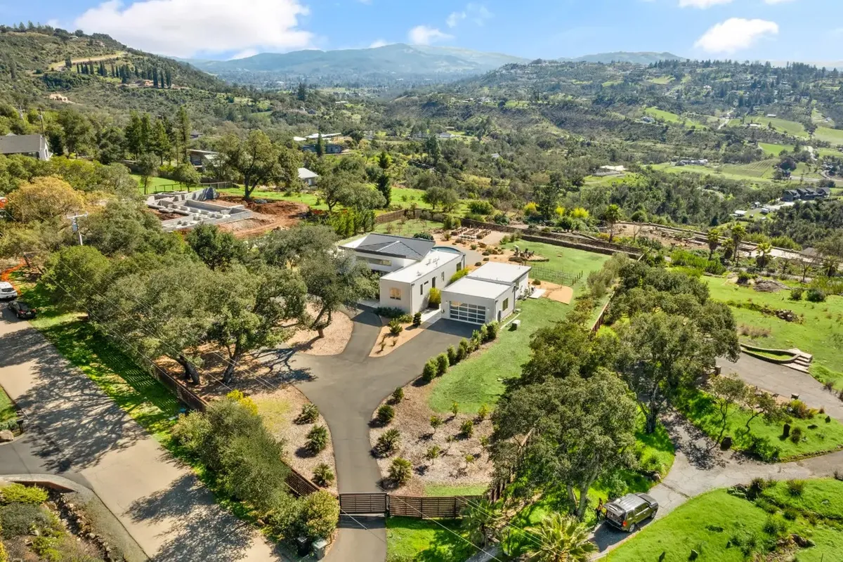 Sunset Ridge | Luxury Wine Country Retreat #49