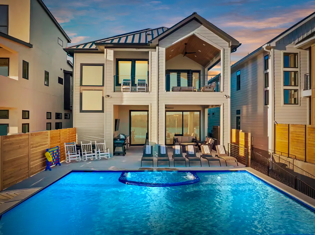 Wander Kingsland Meadow #24