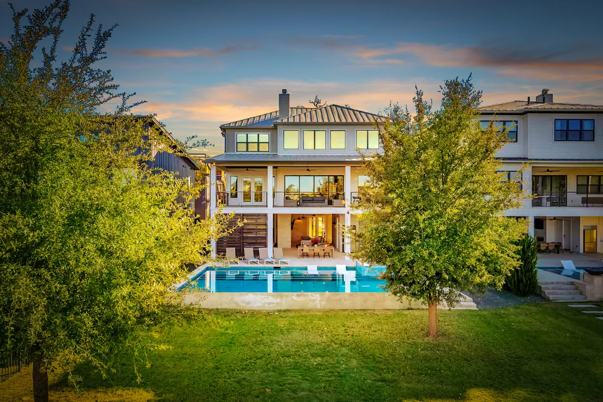 Wander Kingsland Vista